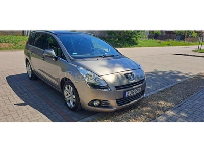 PEUGEOT 5008 1.6 THP Active Panoráma tető navi hedap kivetito 7szemely vonóhorog