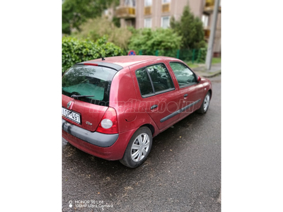 RENAULT CLIO 1.4 16V Privilege