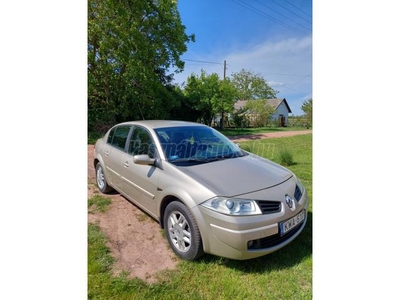 RENAULT MEGANE 1.4 Authentique