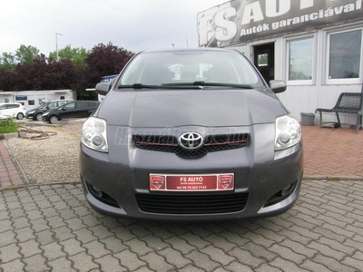 TOYOTA AURIS 1.6 Navi.alufelni.vonóhorog