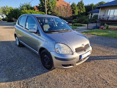 TOYOTA YARIS 1.0 Linea Terra