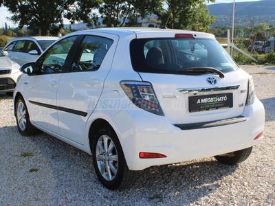 TOYOTA YARIS 1.5 HSD Active (Automata) Keyless Tempomat Tolatókamera 110eKM!