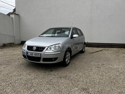 VOLKSWAGEN POLO IV 1.4 80 16V Perfekt