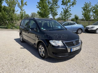 VOLKSWAGEN TOURAN 1.4 TSi Conceptline DSG