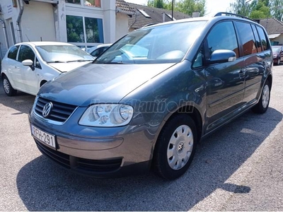 VOLKSWAGEN TOURAN 1.6 FSI 5 SZEMÉLYES!!!Ózonos fertőtlenítéssel!!