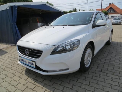 VOLVO V40 1.6 D [D2] MAGYARORSZÁGI!ELSŐ TULAJ!HÓFEHÉR!