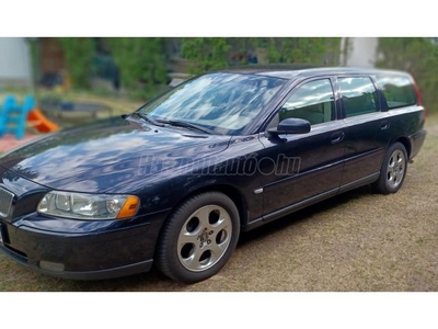 VOLVO V70 2.4 D Kinetic