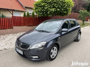 KIA CEE'D 1.4 EX Szép Állapot - Szervizelt - 16...