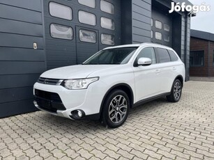 Mitsubishi Outlander 2.2 DI-D Instyle Navi 4WD...