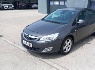 Opel Astra J 1.4 Essentia ALU.Kerék! Klima! TEM...