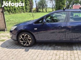 Opel Astra J eladó.