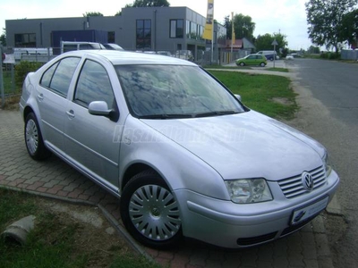 VOLKSWAGEN BORA 1.6 Comfortline (Automata) MAGYAR! ÚJSZERŰ! ELEGÁNS MEGJELENÉS!