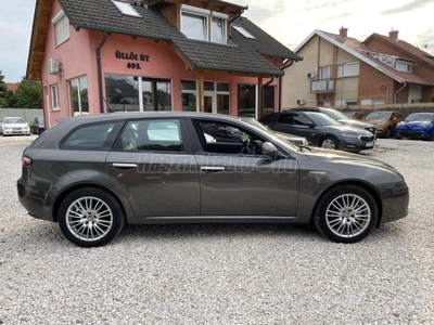 ALFA ROMEO 159 SW 2.0 JTDm 16V Distinctive 191.000 KM. TEMPOMAT. PAKOLÓ RADAR. FÉLBŐR BELSŐ. ÚJ VEZÉRLÉS