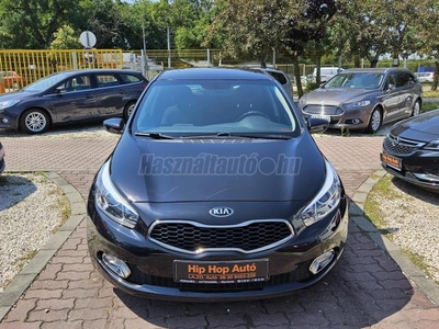 KIA CEE'D 1.4 CVVT EX Prémium Digit klíma.tempomat