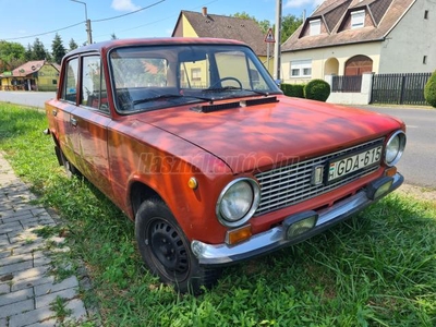 LADA 1300 Luxe Vonóhoroggal