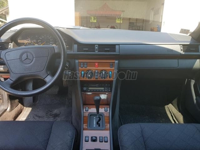 MERCEDES-BENZ E 250 D Classic