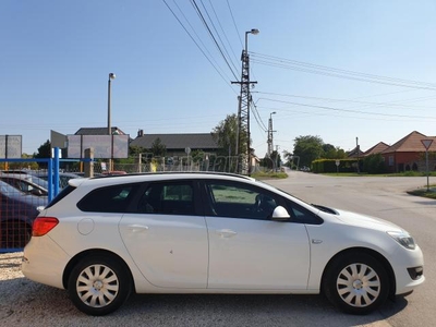 OPEL ASTRA J Sports Tourer 1.6 Drive