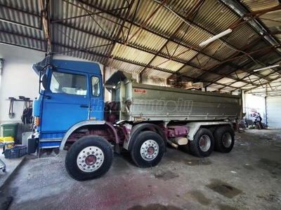 RENAULT G320 8X4