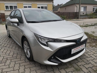 TOYOTA COROLLA 1.8 Hybrid Comfort Style e-CVT ALU-NAVI-ÜLÉSFŰTÉS-SÁVTARTÓ-TÁVTARTÓ TEMPOMAT