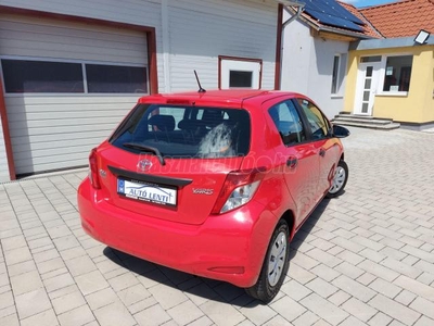 TOYOTA YARIS 1.0 ECO AC 1.TULAJ. LEINFORMÁLHATÓ 154.000 KM. GYÁRI FÉNYEZÉS