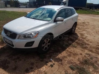 VOLVO XC60 2.4 D [D3] Summum Geartronic AWD