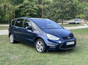 FORD S-MAX 2.0 TDCi Titanium 7 személyes végig vezetett szervízkönyv