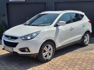 HYUNDAI IX 35 ix35 1.7 CRDi LP Style 2WD PREMIUM.FŰTÖTT FÉLBŐR ELŐL-HÁTUL.DIGKLÍMA.4ELABLAK.ESŐFÉNYSZENZOR.KAMERA.VHOROG