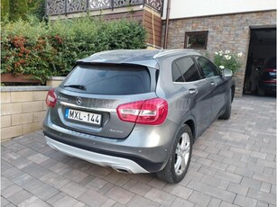 MERCEDES-BENZ GLA 200 CDI d Style 4Matic 7G-DCT