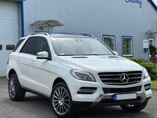 MERCEDES-BENZ ML 350 BlueTEC (Automata) 4 Matic. Szép állapotban. Dohányzás mentes. Fehér gyöngyház