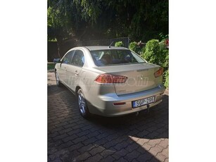 MITSUBISHI LANCER 1.5 Invite