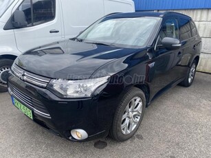 MITSUBISHI OUTLANDER 2.0 PHEV Instyle Navi 4WD CVT