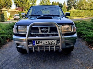 NISSAN PICK UP 2.5 4WD Navara