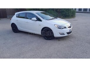 OPEL ASTRA J 1.4 T Sport (Automata) Sérülésmentes Extrás Szép!