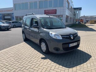 RENAULT KANGOO 1.5 dCi Authentique SZERVIZKÖNYV!