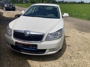 SKODA OCTAVIA 1.6 CR TDI Greenline DPF 4x4!! Szervízkönyv!! Valós Km