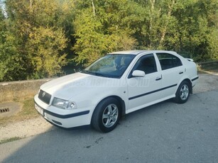 SKODA OCTAVIA 1.6 Elegance