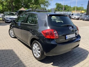 TOYOTA AURIS 1.4 Luna Magyar. Szervizkönyv