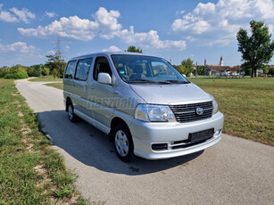 TOYOTA HI-ACE Hiace 2.5 D-4D Bus Style