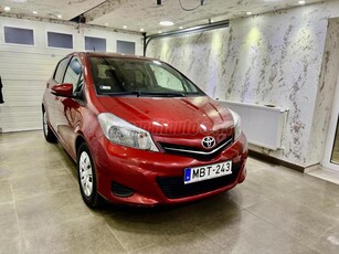 TOYOTA YARIS 1.33 Active+Design CVT Újszerű 118000 km!! Magyarországi. Navi.tolatókamera. 6 sebességes !!