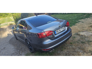 VOLKSWAGEN JETTA VI 2.0 CR TDI Highline