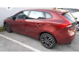 VOLVO V40 2.0 D [D3] Momentum Geartronic