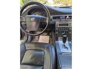 VOLVO V70 2.4 D [D5] Momentum Geartronic