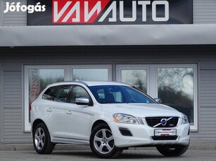 Volvo XC60 2.4 D [D4] R-Design Momentum Geartro...