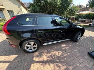 VOLVO XC60 2.4 D [D5] R-Design Geartronic