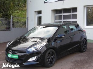 Hyundai I30 1.4i Comfort Szervizkönyv-Navigáció...