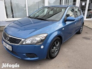 KIA CEE'D 1.4 EX végig vez. szerv.könyv