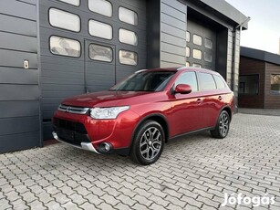 Mitsubishi Outlander 2.2 DI-D Instyle Navi 4WD...