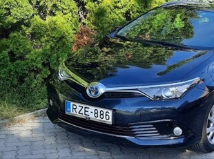 Toyota auris 1.8 hybrid