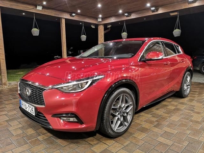 INFINITI Q30 1.6t Luxe Tech DCT Videós hirdetés