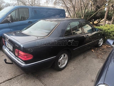 MERCEDES-BENZ E 220 D Classic